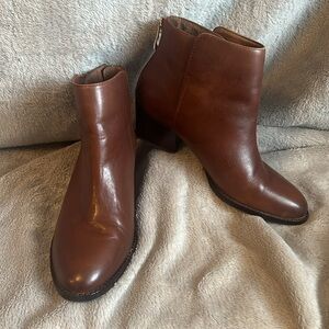 Antonio Melani Brown Leather Zip Back Ankle Bootie Sz 6M